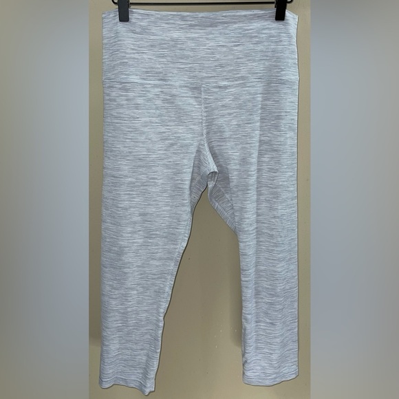 Lululemon: Wunder Under High-Rise Crop 21 Size 12 - Picture 1 of 4